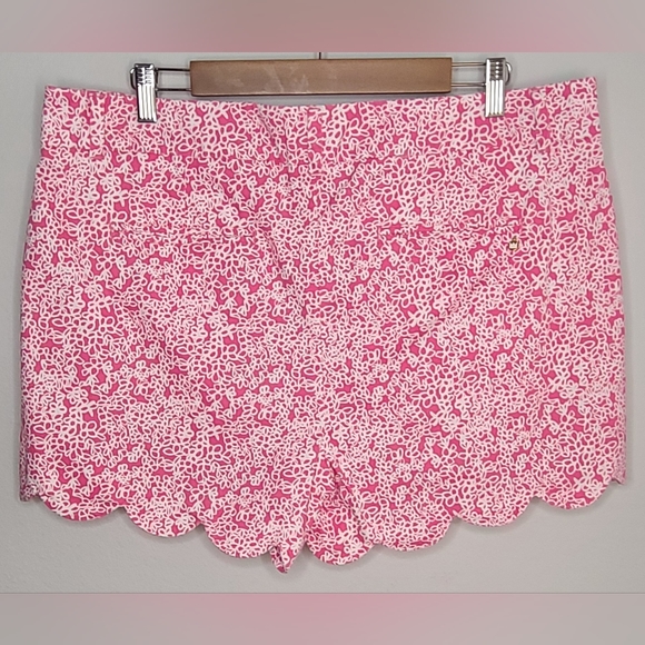 Crown & Ivy - Women's Floral Print Shorts with Scalloped Edge, Sz 16 - Picture 3 of 5